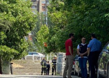 Pamje para ndërtesës së Rektoratit, ku sërish është dhënë alarmi për bombë