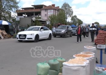 Qytetarët bëhen gati për Bajram, ankohen për rritje të çmimeve