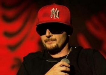 Unikatil publikon këngën “Po eci”