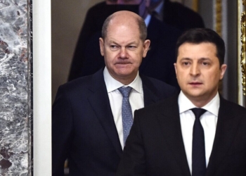 Zelensky bisedon me Scholz për të burgosurit e luftës