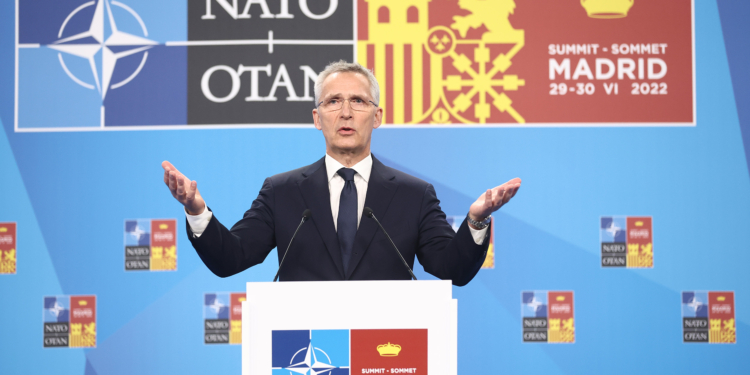 Stoltenberg: Kriza ushqimore nuk është shkaktuar nga sanksionet e NATO-s