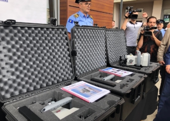 Policia e Kosovës pranon skanerë dore dhe dronë, ndihmojnë në gjetjen armëve nëpër vetura