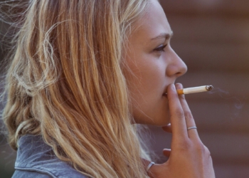 A e dëmton duhani shëndetin tonë mendor