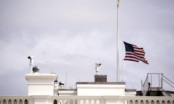 Thesari ua ndalon amerikanëve që të blejnë aksione dhe obligacione ruse