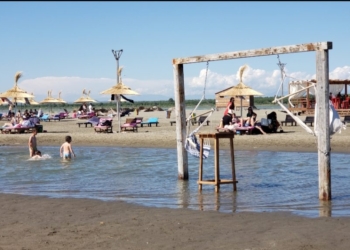 Në këto zona në Shqipëri nuk ka kushte higjienike për plazh