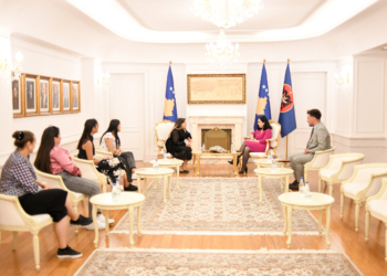 Osmani në takim me vajzat e gratë e komunitetit egjiptian: Komunitetet janë vlerë e shtuar e shoqërisë