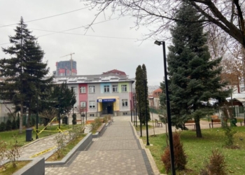 ​Testi i maturës sërish me telashe, mbi 100 nxënës përjashtohen për shkak të kopjimit