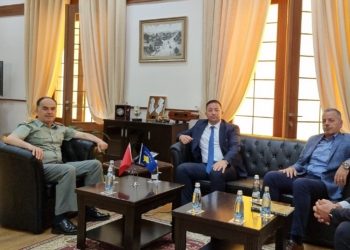 ​Mehaj takoi shefin e shtabit të FA të Shqipërisë, gjeneralmajor Bajram Begaj