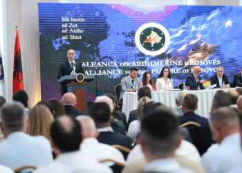 Haradinaj thotë se organizmi i AAK-së është përgjigja më e mirë ndaj oportunistëve dhe popullistëve