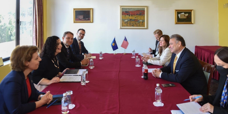 Presidentja Osmani takon tre emisarët për Ballkanin Perëndimor