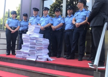 PSD-ja dorëzon para Qeverisë peticionet e vjetra të VV-së