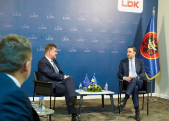 Abdixhiku takon Lajçakun, i kërkon përshpejtimin e procesit të liberalizimit të vizave