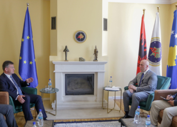 Haradinaj në takim me Lajçak: Dialogu të përfundojë me njohje reciproke