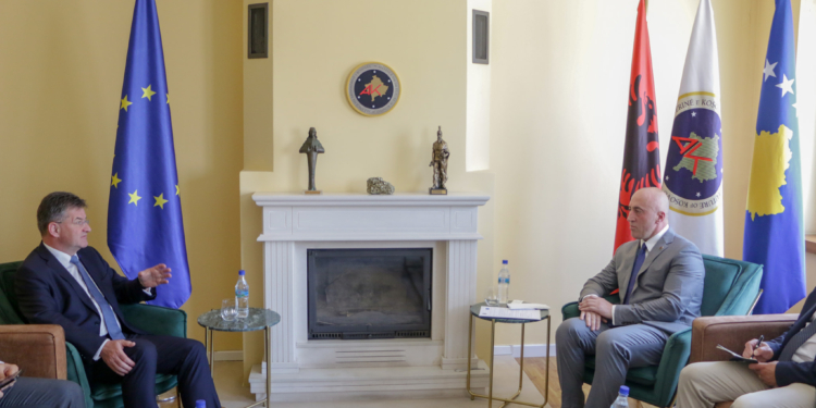 Haradinaj në takim me Lajçak: Dialogu të përfundojë me njohje reciproke