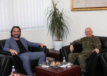 Komandanti i FSK-së pret në takim kryetarin Rama