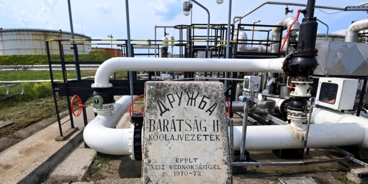 Rusia fitoi 93 miliardë euro nga eksporti i naftës që nga nisja e luftës