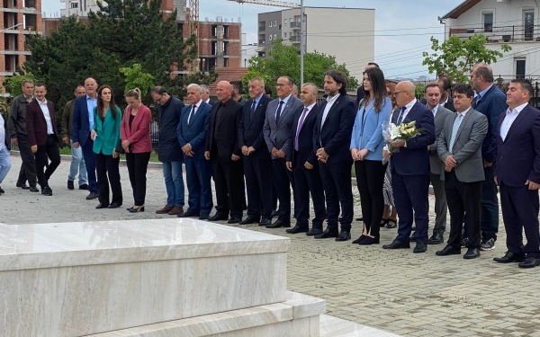 Rama nga varrezat e dëshmorëve: Do ta transformojmë këtë park memorial
