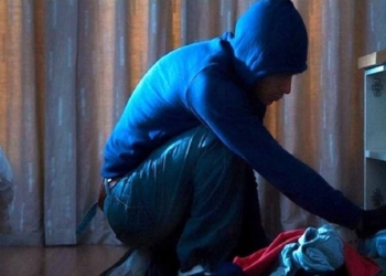 ​Vjedh para në tyrbe