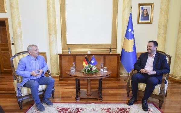 Konjufca priti në takim ambasadorin Rohde