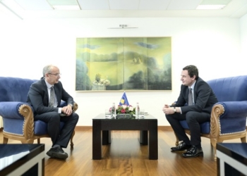 Kurti takon Davenport, diskutojnë mbi respektimin e të drejtave të pakicave