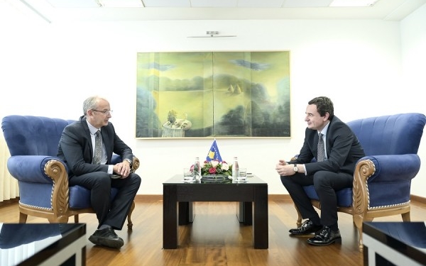 Kurti takon Davenport, diskutojnë mbi respektimin e të drejtave të pakicave