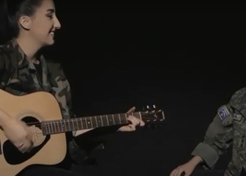 Vajza e dëshmorit rikrijon këngën “Drenica ime” në Ditën e Çlirimit, i dedikohet edhe krerëve të UÇK-së në Hagë