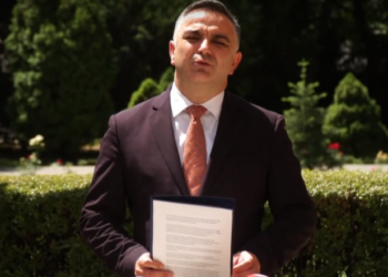 Tahiri: Lajçak nuk mjafton vetëm të ndihet keq për mos liberalizimin e vizave por të veprojë