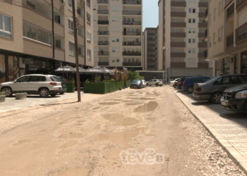 Banorët e shqetësuar nga gropat e shumta në Fushë Kosovë