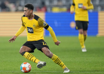 Borussia Dortmund paralajmëron klubet, i vendos çmim të ‘çmendur’ Bellingham-it