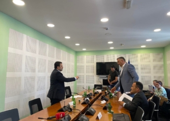 Komisioni për energjinë nuk e voton listën e propozuar nga VV-ja, opozita e lëshon mbledhjen