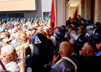 Vetëvendosje e mohon gjuajtjen e gazit në protestën e veteranëve