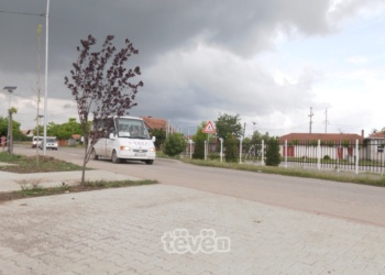 Fshati Kryshevc pa transport, banorët detyrohen të udhëtojnë me taksi dhe kombi-busë