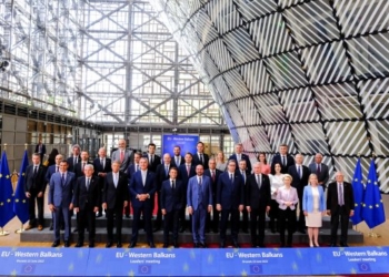 Përfundon Samiti i BE-së, shkrepet edhe fotografia e përbashkët e liderëve