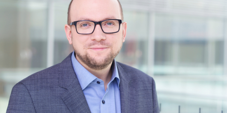 Sarrazin: Liberalizimi i vizave është i domosdoshëm, Qeveria e Kosovës po bën reforma