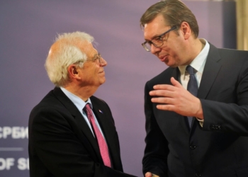 Borrell bisedon me Vuçiqin për “punën e rëndësishme” midis BE-së dhe Ballkanit
