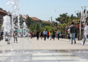 Çfarë po e shkakton ndryshimin e strukturës së popullsisë në Kosovë?