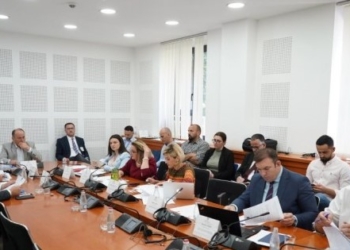 Opozita kërkon shkarkimin e bordit të ZRRE, LVV kundër