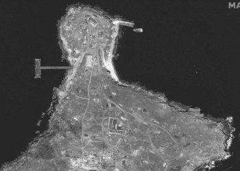 Ukraina thotë se riktheu kontrollin e Ishullit të Gjarprit; Rusia thotë se u tërhoq