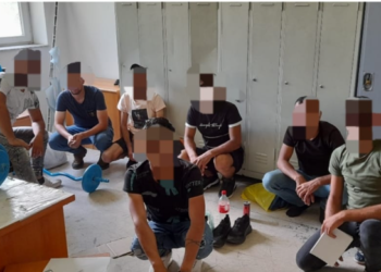 Kapen 7 shtetas të huaj brenda një veture në Prizren