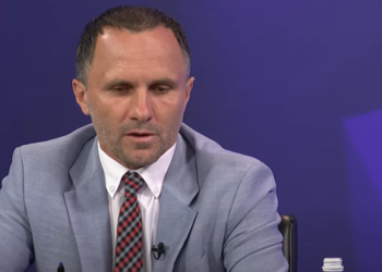 Avdia: Lajçak me vizitën në Kosovë e Serbi po mundohet ta mbajë pozitën e tij në dialog