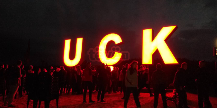 Në Reçak zbulohen tri shkronjat e arta të lirisë