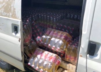 Dogana parandalon konfiskimin e 900 litrave vaj nga Serbia