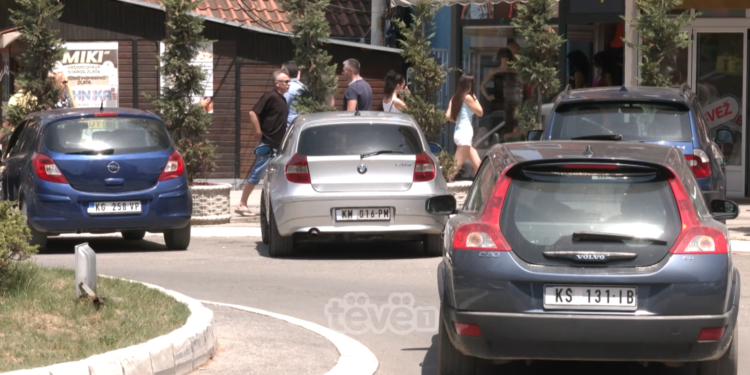 Serbët nuk e mirëpresin vendimin për targat