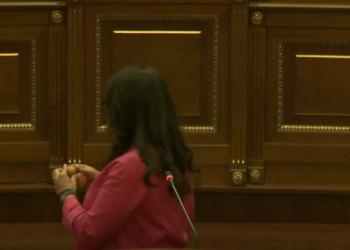 Dumoshi i dhuron vezë Haxhiut: Drejtoja kryeministrit për nënshkrimin e marrëveshjes për energjinë