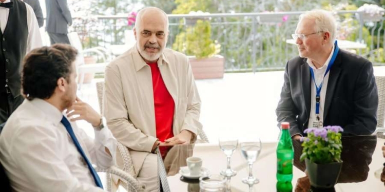 Rama thotë se Abazoviq futi zyrtarisht Malin e Zi në Ballkanin e Hapur