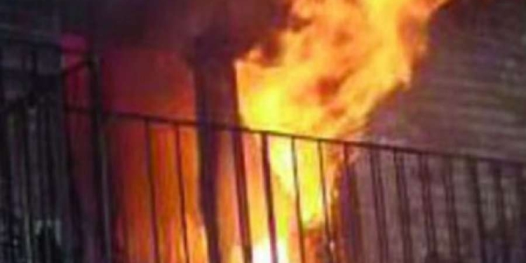 I vihet zjarri një lokali në Kamenicë, brenda kishte 78 motoçikleta