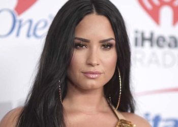 Demi Lovato paralajmëron albumin e ri