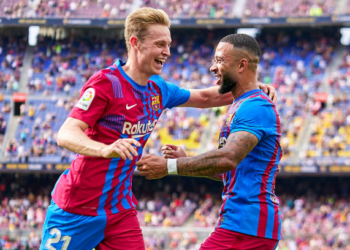 Ngushtohet diferenca, Manchester United përgatit ofertën e tretë për De Jong