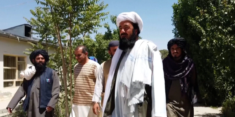 HRW: Talibanët po arrestojnë dhe torturojnë civilët në Afganistan