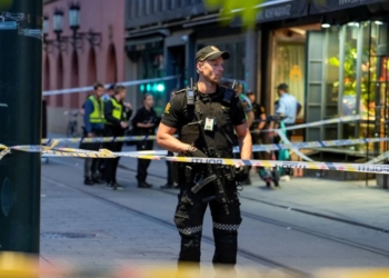 Një burrë akuzohet për terrorizëm pas të shtënave vdekjeprurëse në Oslo